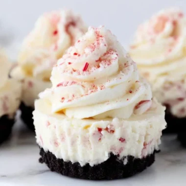 Delicious peppermint cheesecakes with a festive presentation
