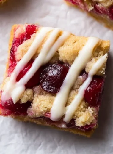 Delicious cranberry crumble bars with a crispy topping and tart filling