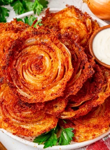 Viral onion ring chips, a crunchy and tasty snack, perfect for all occasions.