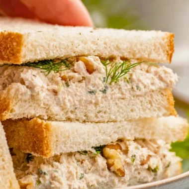Gordon Ramsay's delicious chicken sandwich recipe with crispy chicken and fresh toppings