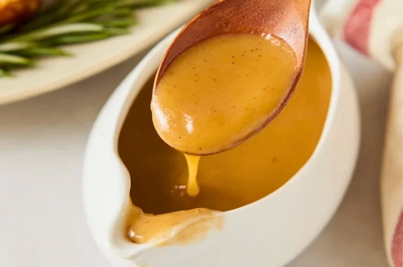 Delicious homemade gravy recipe for Thanksgiving meals