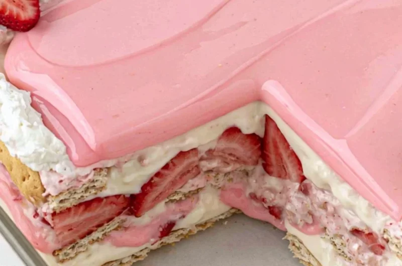 Cozy strawberry eclair cake with strawberries and creamy layers